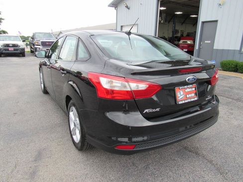 Used 2014 Ford Focus SE FWD image 4