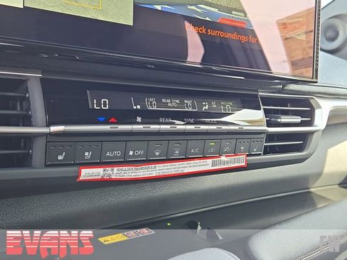 New 2026 Toyota Sienna Platinum image 8