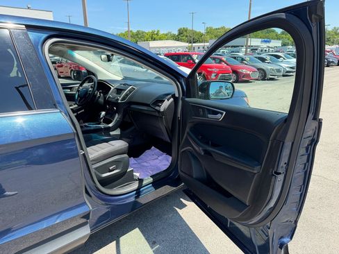 Used 2017 Ford Edge SEL w/ Cargo Accessory Package FWD image 9