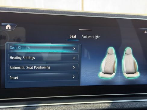 Used 2025 Mercedes-Benz GLE 350 4MATIC image 13