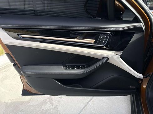 Certified 2024 Porsche Panamera 4 w/ Premium Package image 21