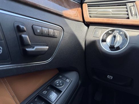 Used 2013 Mercedes-Benz E 550 4MATIC Sedan image 20