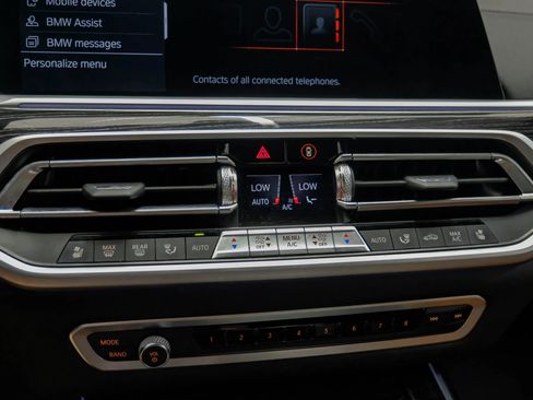 Used 2022 BMW X7 xDrive40i w/ M Sport Package AWD/4WD image 31
