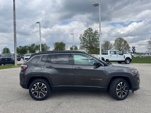 Used 2023 Jeep Compass Limited AWD/4WD image 10