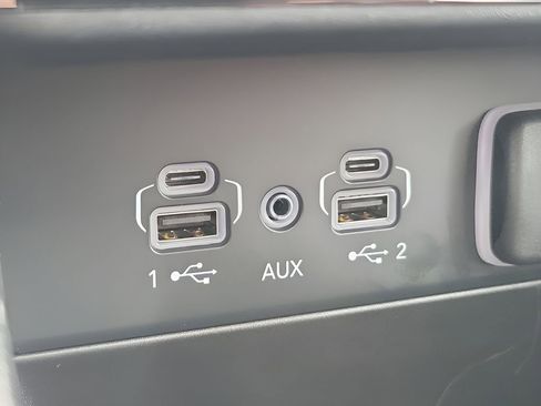 New 2025 Jeep Grand Cherokee L Laredo image 32