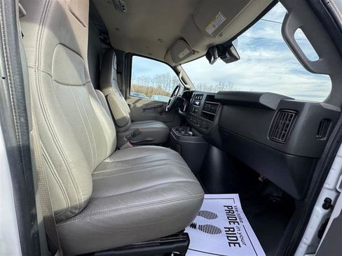 Used 2019 Chevrolet Express 3500 w/ Driver Convenience Package image 25