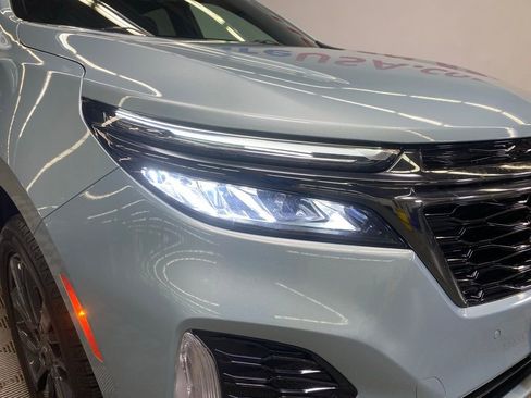 Used 2022 Chevrolet Equinox RS image 3