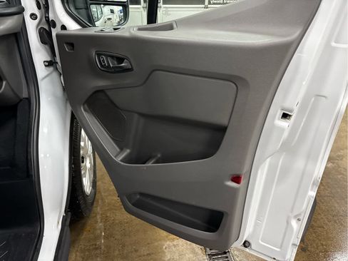 Used 2023 Ford Transit 350 XLT image 31