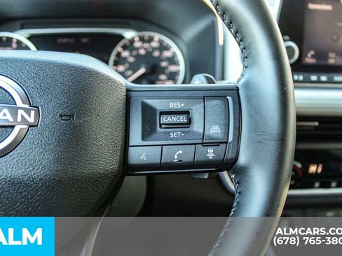 Used 2025 Nissan Rogue SV image 27