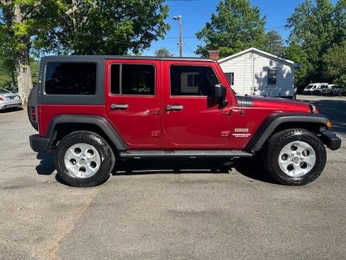Used 2013 Jeep Wrangler Unlimited Sport AWD/4WD image 5