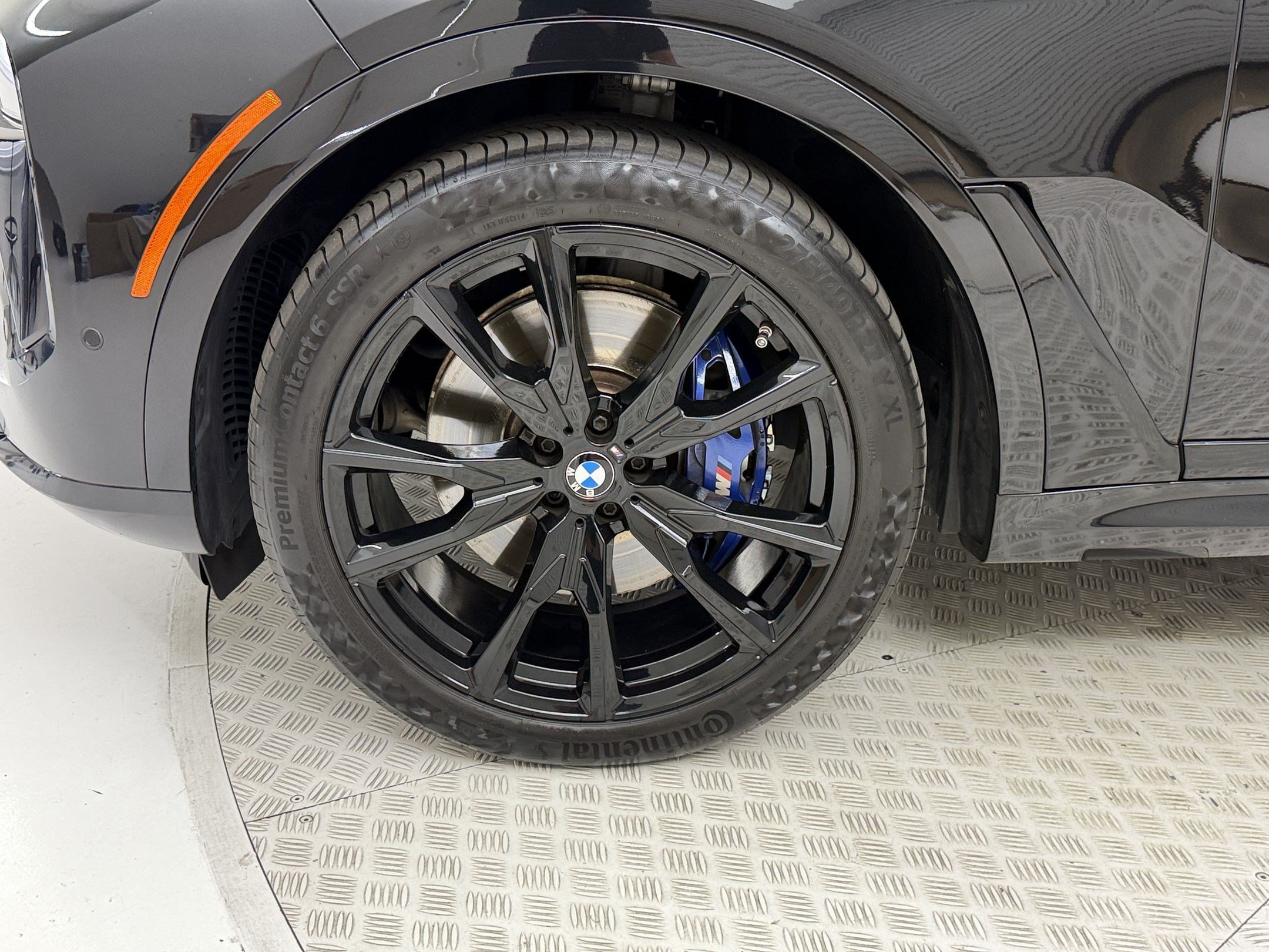 Certified 2024 BMW X7 xDrive40i w/ M Sport Package AWD/4WD image 13