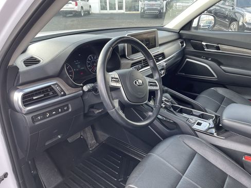Used 2021 Kia Telluride EX w/ EX Premium Package image 10