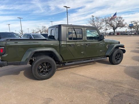 Used 2023 Jeep Gladiator Willys image 9