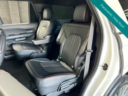Used 2024 Ford Expedition Limited AWD/4WD image 10