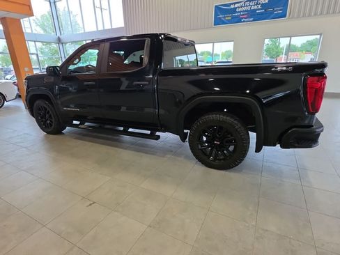 Used 2021 GMC Sierra 1500 4x4 Crew Cab w/ Sierra Value Package image 14