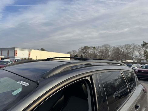 Used 2018 Ford Escape SE w/ SE Sport Appearance Package image 11