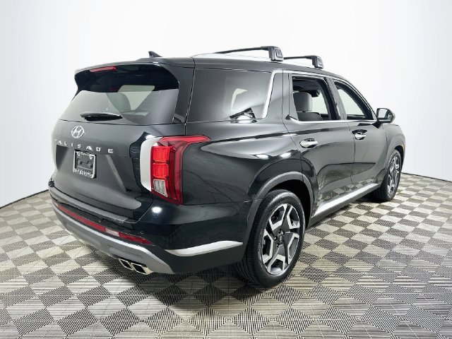 Used 2025 Hyundai Palisade SEL FWD image 3