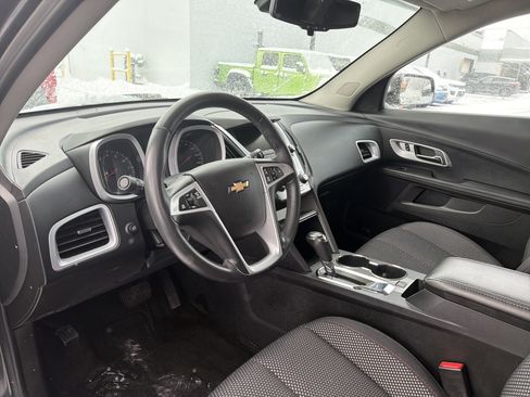 Used 2017 Chevrolet Equinox LT w/ Convenience Package image 9