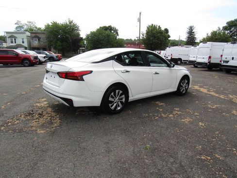 Used 2024 Nissan Altima 2.5 S FWD image 32