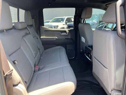 Used 2023 GMC Sierra 1500 SLT w/ SLT Convenience Package AWD/4WD image 19