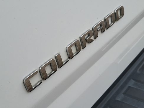 Used 2016 Chevrolet Colorado LT w/ LT Convenience Package image 10