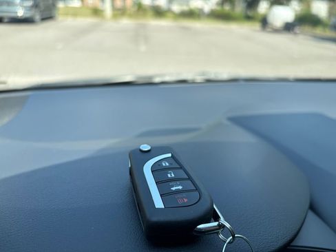 Used 2025 Toyota Corolla LE image 27