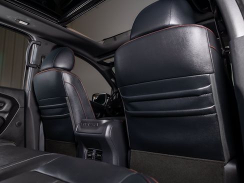 Used 2020 Nissan Titan PRO-4X w/ Pro-4x Convenience Package AWD/4WD image 26