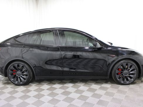 Used 2023 Tesla Model Y Performance image 24