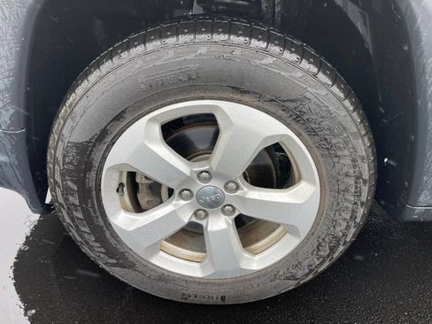 Used 2018 Jeep Compass Latitude w/ Cold Weather Group AWD/4WD image 10