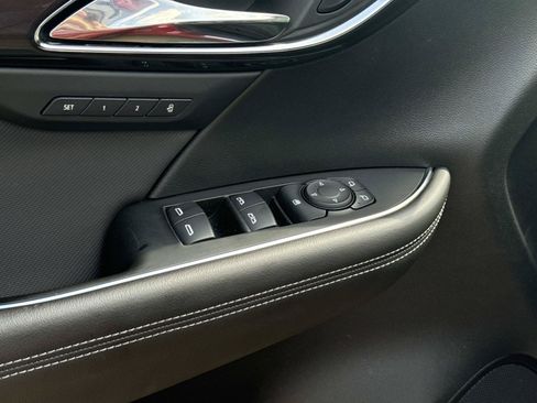 Used 2025 Buick Envision Preferred AWD/4WD image 11