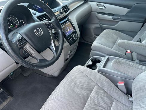 Used 2016 Honda Odyssey SE image 9