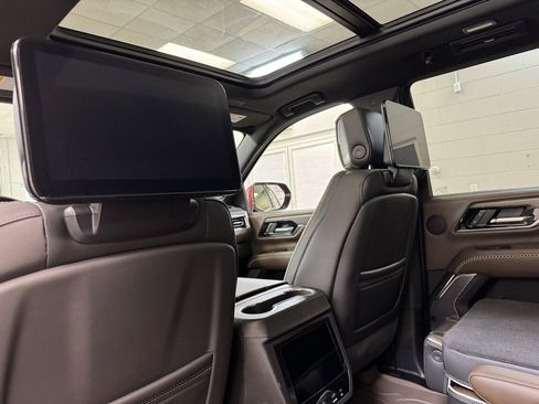 Used 2025 GMC Yukon Denali Ultimate w/ LPO, Floor Liner Package image 17