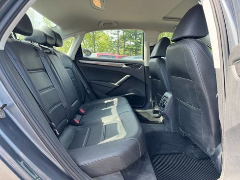 Used 2016 Volkswagen Passat 1.8T SE FWD image 17