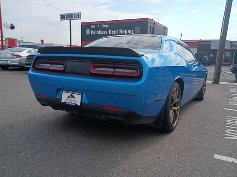 Used 2018 Dodge Challenger R/T RWD image 7