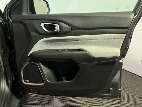 Used 2022 Jeep Compass Latitude w/ Sun and Sound Group image 30