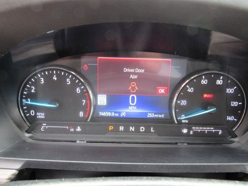 Used 2022 Ford Explorer Limited w/ Equipment Group 301A AWD/4WD image 26