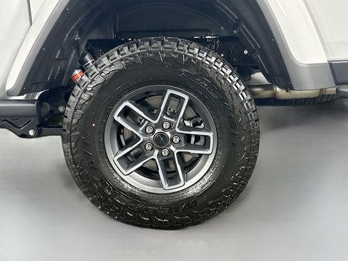 New 2026 Jeep Gladiator Mojave image 17