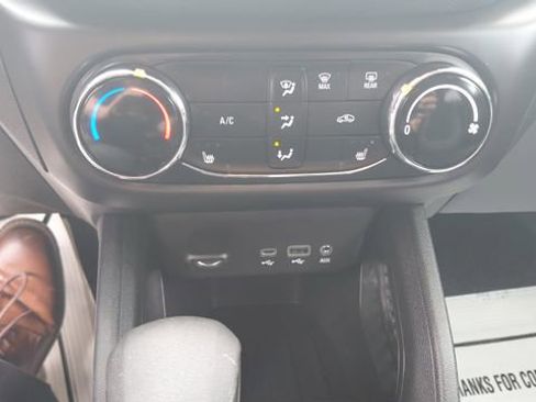 Used 2023 Chevrolet TrailBlazer LT FWD image 20