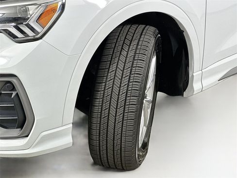 Used 2024 Audi Q3 2.0T Premium image 25