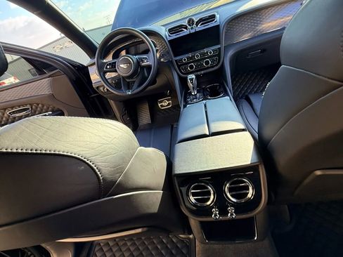 Used 2022 Bentley Bentayga Speed image 25