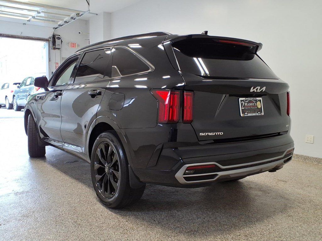 Used 2023 Kia Sorento SX AWD/4WD image 6