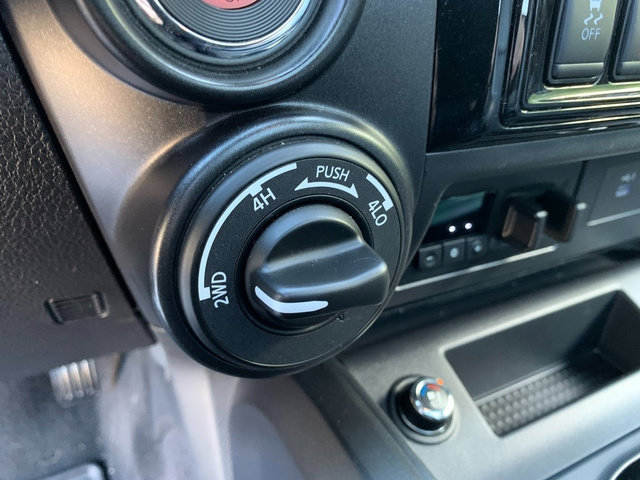 Used 2021 Nissan Titan PRO-4X w/ Pro-4x Convenience Package AWD/4WD image 28