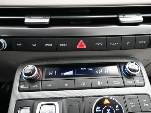 Used 2025 Hyundai Palisade Limited image 16