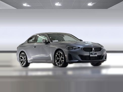 Used 2025 BMW 230i Coupe w/ Convenience Package RWD image 7