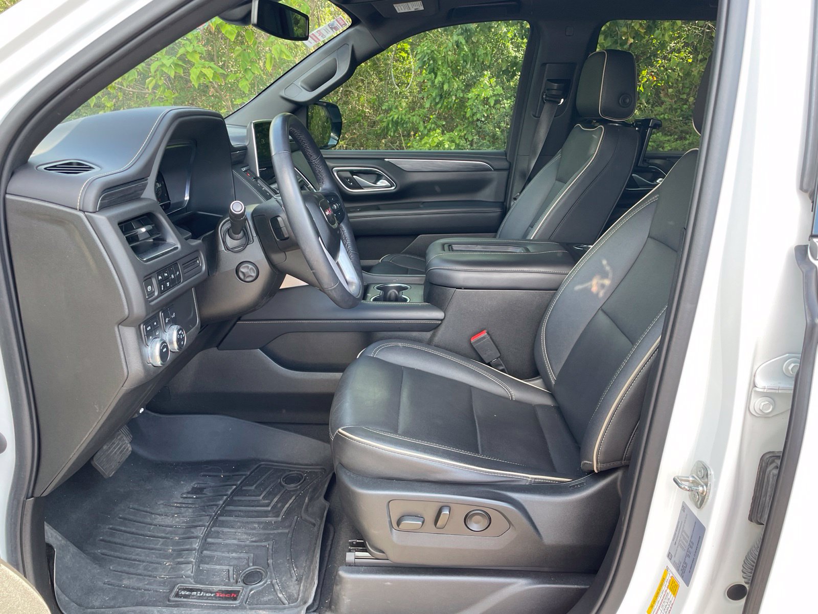 Used 2022 GMC Yukon XL SLT w/ SLT Premium Package AWD/4WD image 14