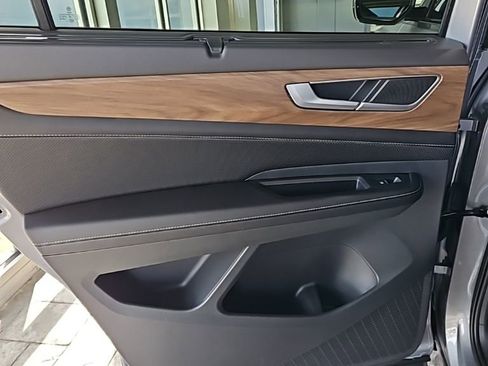 New 2026 Volkswagen Atlas SE FWD image 23