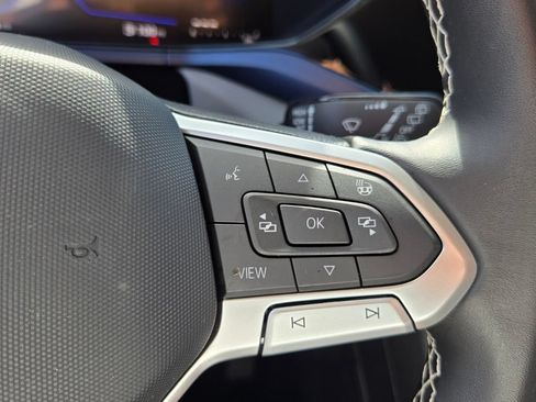 Certified 2023 Volkswagen Taos SE FWD image 25
