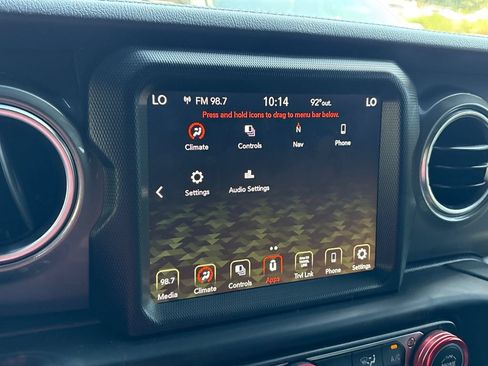 Used 2023 Jeep Wrangler Unlimited Sahara AWD/4WD image 38