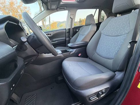 Used 2022 Toyota RAV4 XLE w/ Convenience Package FWD image 24
