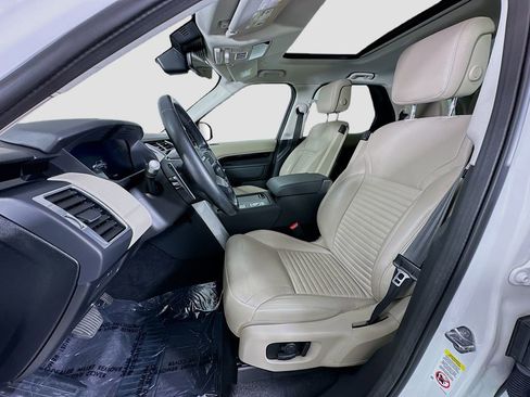 Used 2021 Land Rover Discovery S image 5